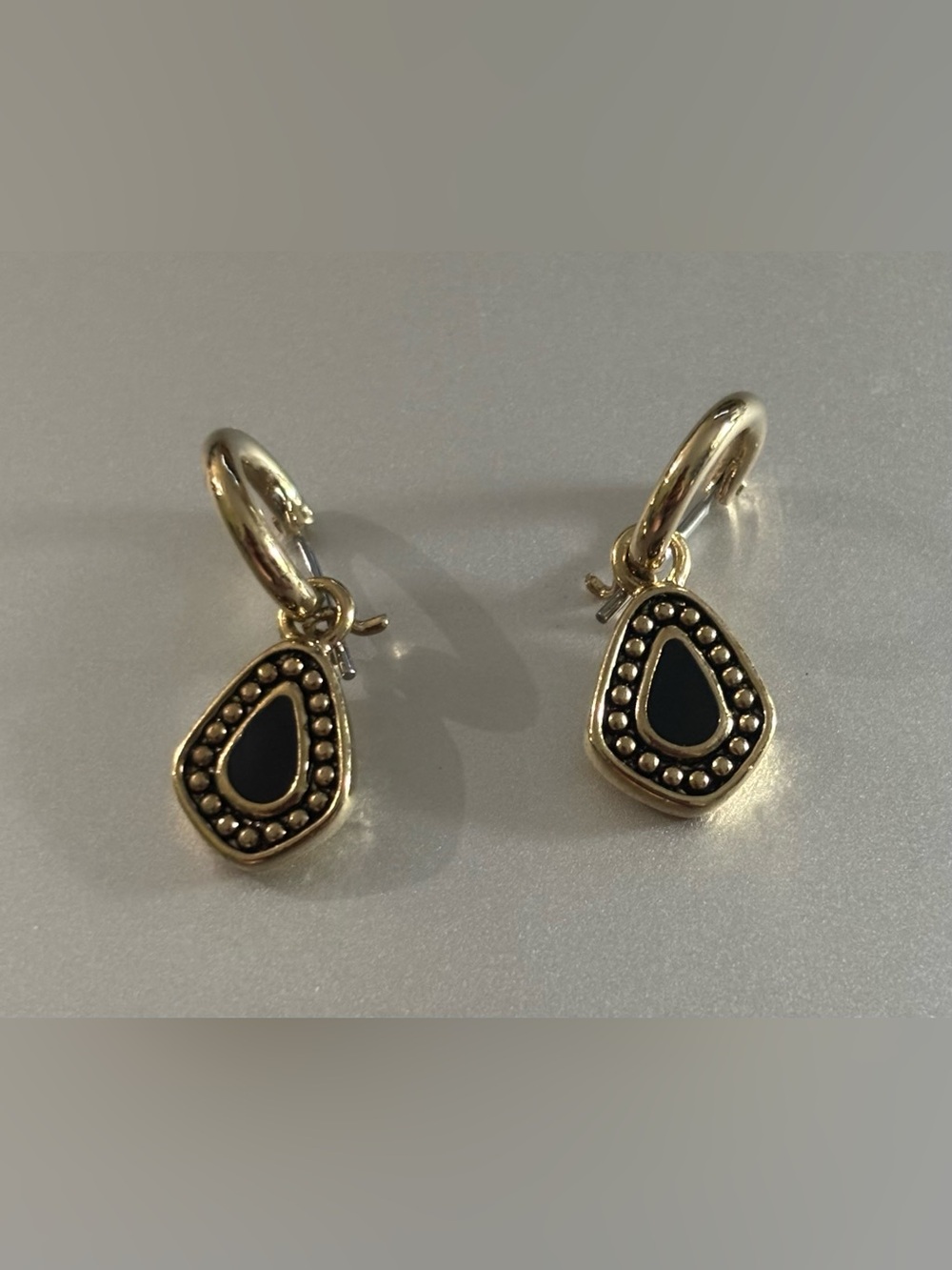 Source Unknown Gold and Black Teardrop Hoop Earrings